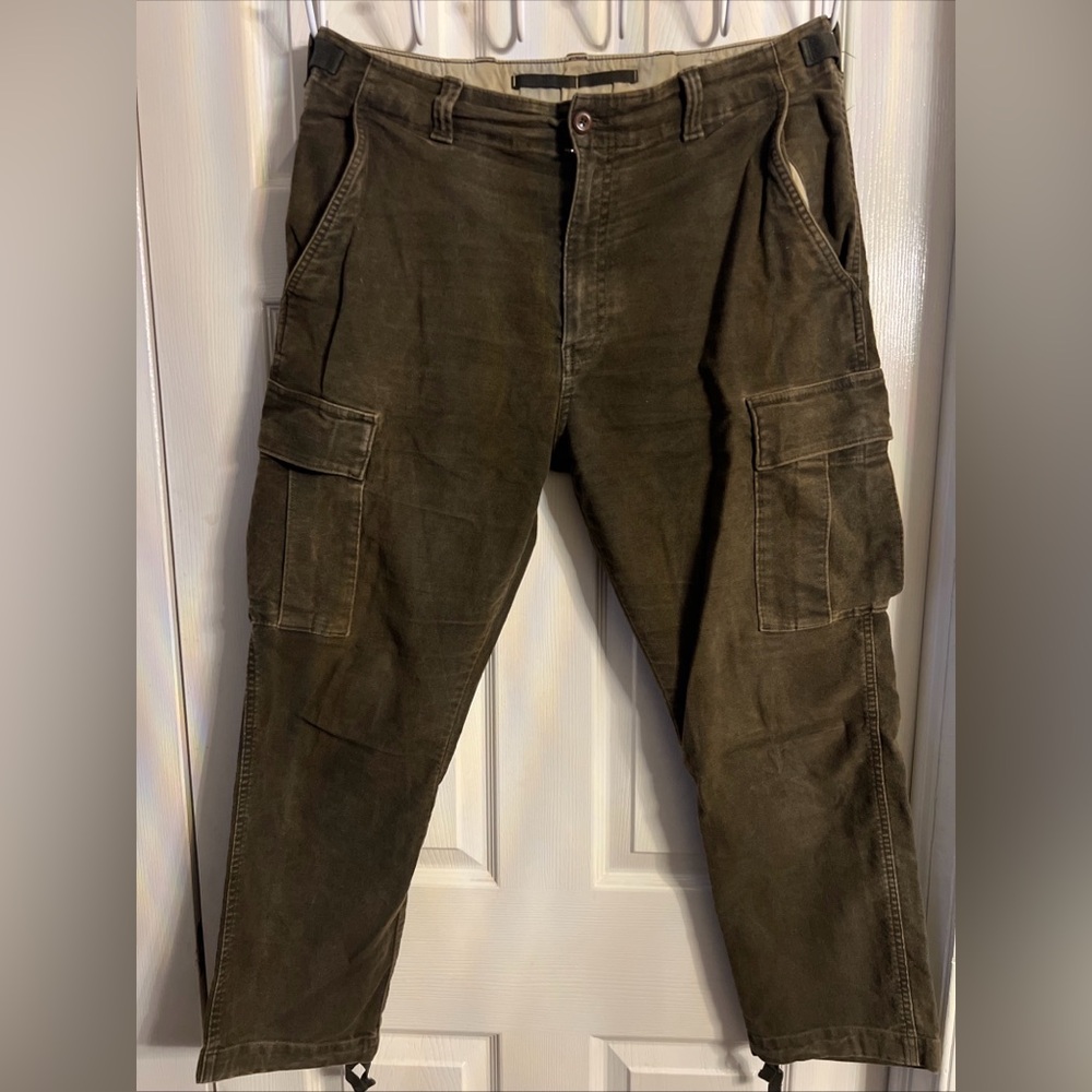 EUC Banana Republic Men’s Olive Brushed Cotton Moleskin Traveler Cargo pants 34